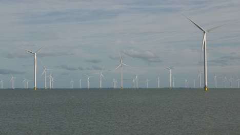 Parque-Eólico-En-IJsselmeer-También-Conocido-Como-Lago-IJssel,-Países-Bajos