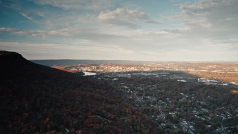 Aerial-Timelapse-of-Chattanooga,-TN-and-St.-Elmo