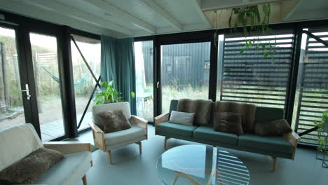 360-Grad-Blick-In-Die-Nachhaltigen-Häuser-Des-Ferienparks-Qurios-Zandvoort