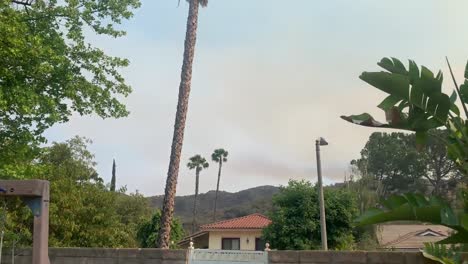 Rauch-Von-Kalifornischen-Waldbränden-In-Der-Nachbarschaft