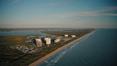Aerial-timelapse-of-condos-on-North-Huntchinson-Island-in-Florida