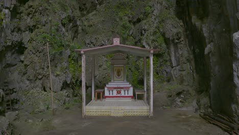 Altar-De-Oración-Religiosa-En-La-Montaña-De-Veracruz,-México---Enfoque