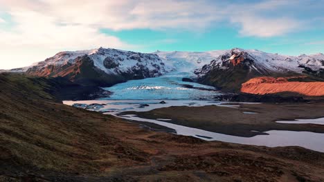 Wunderschöne-Landschaft-Im-Kviarjokull-gletscherauslass-In-Südisland---Luftaufnahme