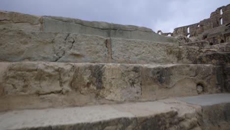 Antiguas-Escaleras-De-Piedra-Del-Anfiteatro-El-Jem-Bien-Conservado-En-El-Centro-De-Túnez
