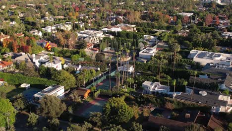 Luxushäuser-Berühmter-Menschen-In-Den-Beverly-Hills-Flats---Aufsteigende-Luftaufnahme