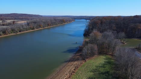 Aerial-View-Of-Cumberland-River-At-Daytime,-Waterway-In-United-States