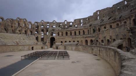 Ver-El-Interior-Del-Anfiteatro-Más-Antiguo-Vacío-En-El-Jem-En-El-Centro-De-Túnez