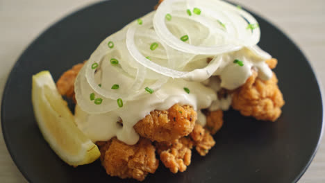 Snow-Onion-Chicken-or-Fried-Chicken-with-Creamy-Onions-Sauce-with-Lemon-in-Korean-style---Korean-food-style