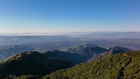Luftaufnahme-Mt-Diablo-State-Park-Green-Hills-Mit-Blick-Auf-East-Bay-Area,-Martinez,-Concord,-Clayton,-Kalifornien,-Vereinigte-Staaten-Von-Amerika