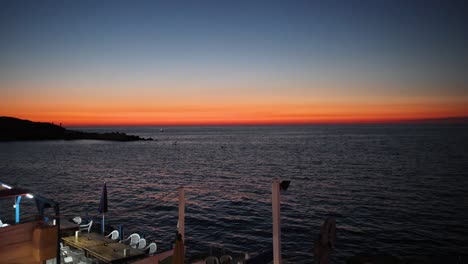 Restaurant-Am-Meer-An-Der-Libanesischen-Küste-Mit-Sonnenuntergang-Am-Mittelmeer