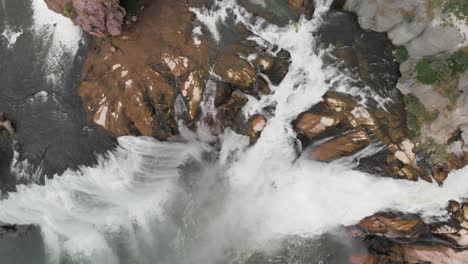Draufsicht-Chaotischer-Flusswasserfall-Aus-Der-Luft,-Shoshone-Falls,-Idaho