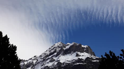 Cirrocumulus-cloud-dreamy-ripples-at-Swiss-peak-alps