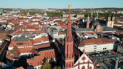 Maria-Chappel-Iglesia-Aguja-Wuzburg-Ciudad-Alemania-Drone-Vista-Aérea