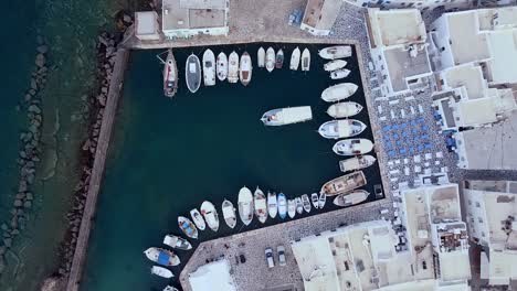 Traditioneller-Griechischer-Inselhafen.-Naoussa,-Paros,-Griechenland