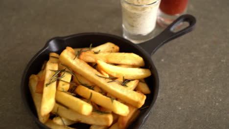 french-fries-with-sauce-on-plate