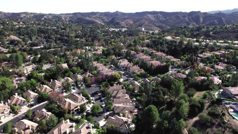 Aerial-forward-view-of-Calabasas-community-in-Los-Angeles-California