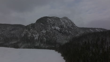 Erstaunliche-Winterlandschaft-Des-Mont-Du-Lac-à-l&#39;empêche-In-Quebec-Kanada---Luftaufnahme