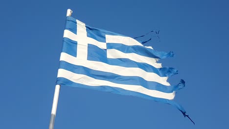 Die-Griechische-Flagge-Weht-Im-Wind