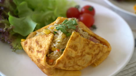 Flavored-Fried-Rice-in-an-Omelet-Wrapping