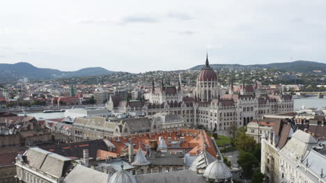 Römische-Architektur-In-Der-Historischen-Europäischen-Hauptstadt-Budapest,-Ungarn