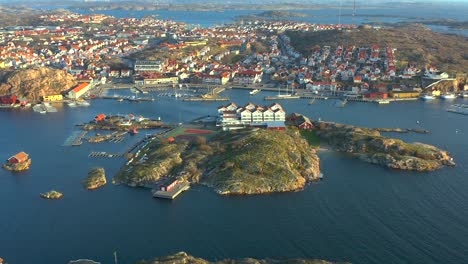 Aerial-view-of-Smögen-islands-town,-Swedish-community-in-Västra-Götaland-County