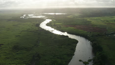 Fliegen-über-Den-Fluss-Kwanza,-Angola,-Afrika,-Rio-11