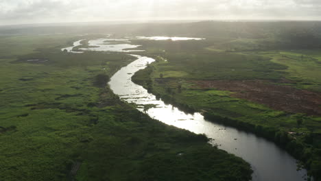 Fliegen-über-Den-Fluss-Kwanza,-Angola,-Afrika,-Rio-12