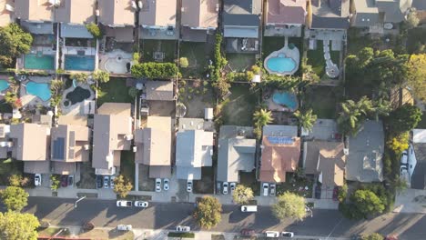 Aerial-View-of-middle-class-American-neighborhood