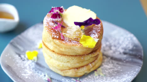 souffle-pancake-with-honey-and-butter