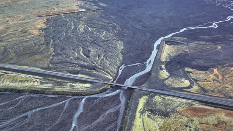 Vast-land-and-the-single-Lane-bridge-over-Skeidará-in-Southern-Iceland