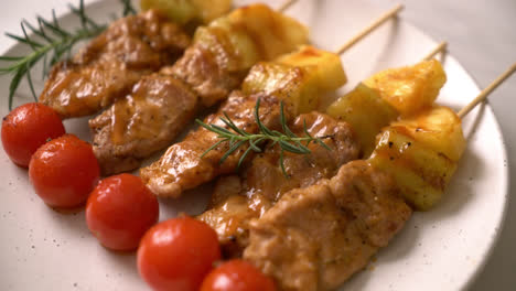 grilled-pork-barbecue-skewer-on-plate