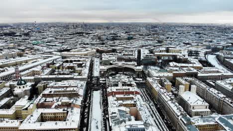 Aerial-drone-footage-of-Kazan-Cathedral,-one-of-the-most-recognized-landmark-in-Saint-Petersburg