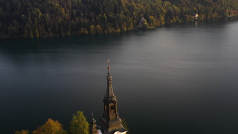 Revealing-cinematic-drone-shot-of-the-Pilgrimage-Church-of-the-Assumption-of-Mary,-Slovenia
