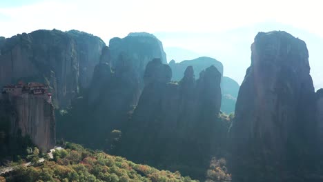 Meteora-is-a-rock-formation-in-Greece-hosting-one-of-the-largest-built-complexes-of-Eastern-Orthodox-monasteries