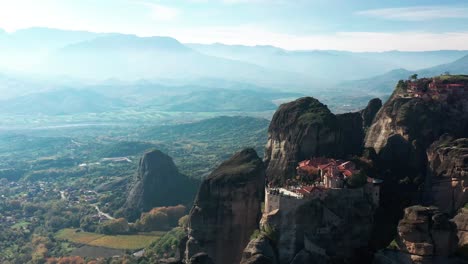 Meteora-is-a-rock-formation-in-Greece-hosting-one-of-the-largest-built-complexes-of-Eastern-Orthodox-monasteries