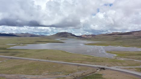 Huge-lake-next-to-highway-Apurimac,-Peru