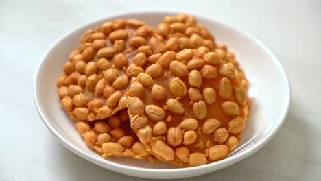 Thai-Fried-Peanut-Cookies-on-plate