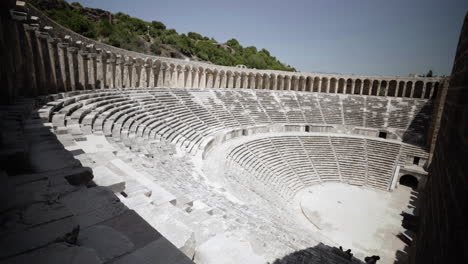 Colosal-Aspendos-Anfiteatro-Antalya-Turquía-Tiro-Panorámico