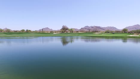 Peligro-De-Agua-De-Pan-En-El-Campo-De-Golf-Greyhawk,-Scottsdale,-Arizona