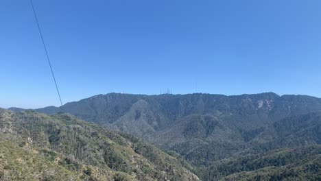 Hermosa-Ruta-De-Senderismo-En-El-Pico-De-La-Montaña