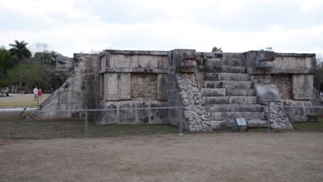 Plataforma-De-Venus-En-La-Gran-Plaza-En-El-Sitio-Arqueológico-De-Chichén-Itzá