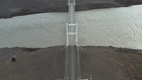 Aufnahme-Der-Jokulsa-Brücke-Im-Hochland-Des-Wilden-Islands,-Gletscherfluss-Jokulsa-A-Fjollum