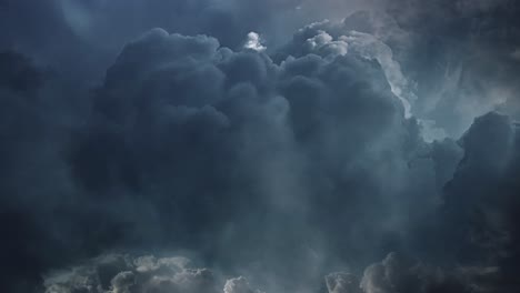 Pov-Blitz-Dunkler-Himmel-Und-Wolken,-Gewitter