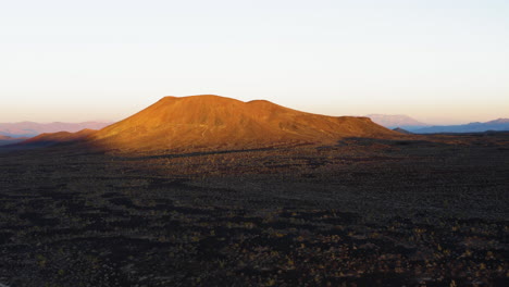 Sunrise-light-on-Desert-mountains-in-Mojave-National-Preserve,-South-California