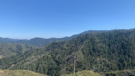 Hiking-trail-in-wilderness-California