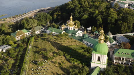 Aerial-View-Of-Kiev-Pechersk-Lavra-Overlooking-Dnieper-River-In-Kiev,-Ukraine