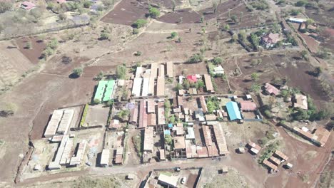 Vista-Aérea-De-Drones-Sobre-Pequeños-Edificios-En-áfrica-Kenia-Loitokitok
