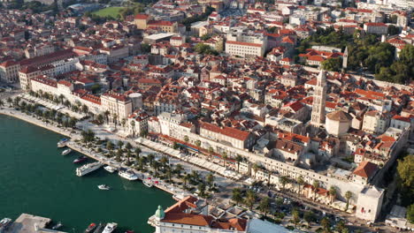 Split,-Croatia---summer-cityscape-with-Diocletian's-Palace,-the-bell-tower-of-Cathedral-of-St