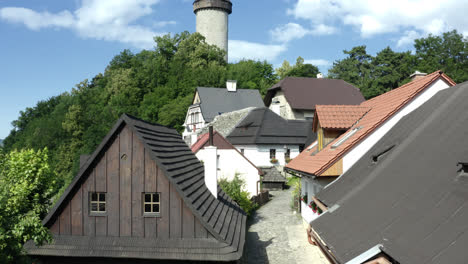 Aerial-Shot-Of-Czech-Village-With-Medieval-Castle,-Beautiful-Destination
