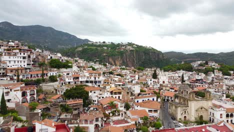 Taxco-Ist-Eine-Stadt-Im-Bundesstaat-Guerrero,-Berühmt-Für-Ihre-Spanische-Kolonialarchitektur